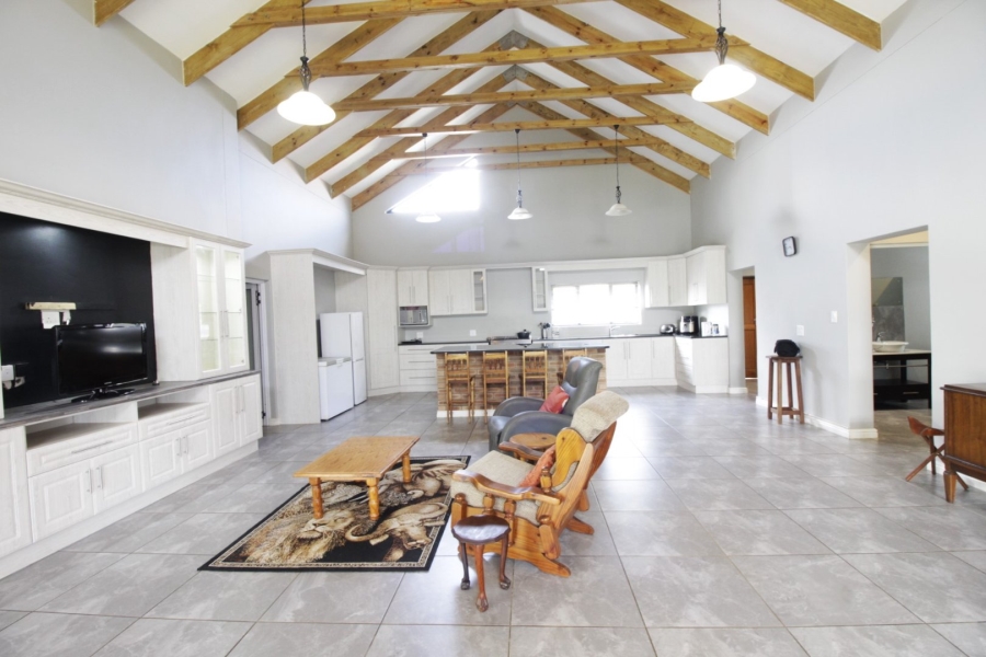 5 Bedroom Property for Sale in Noorsekloof Eastern Cape